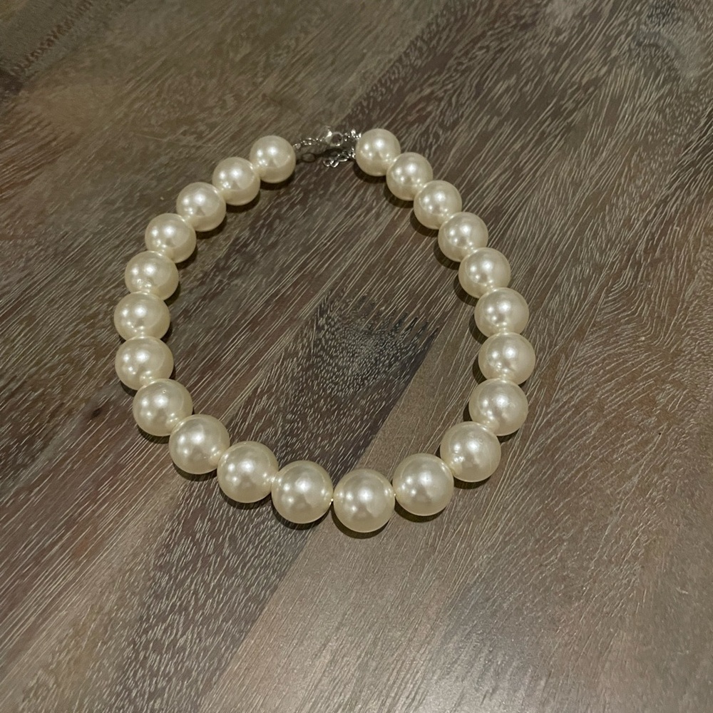 Dress up/play pearl necklace